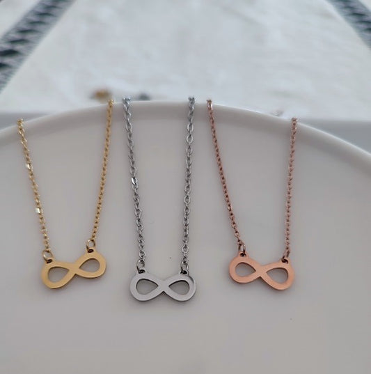 Verižica INFINITY